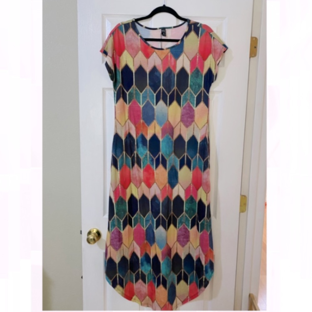 Geometric Curved Hem Maxi Dress